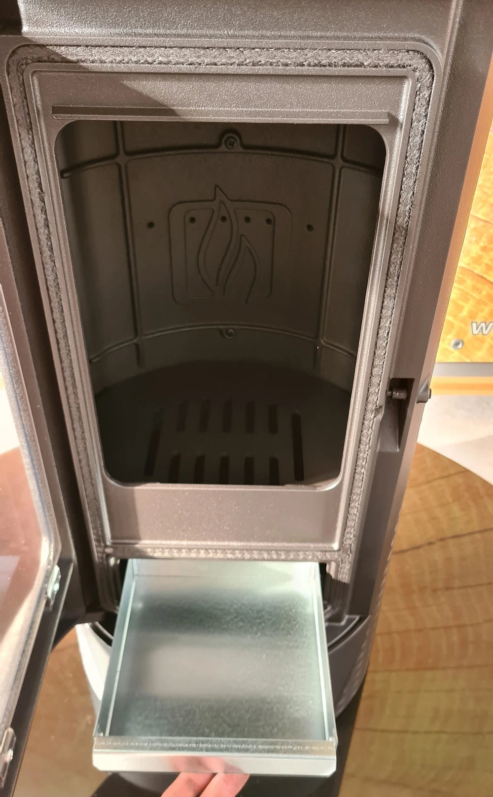 Plamen Tara designer cast iron fireplace – independent of room air